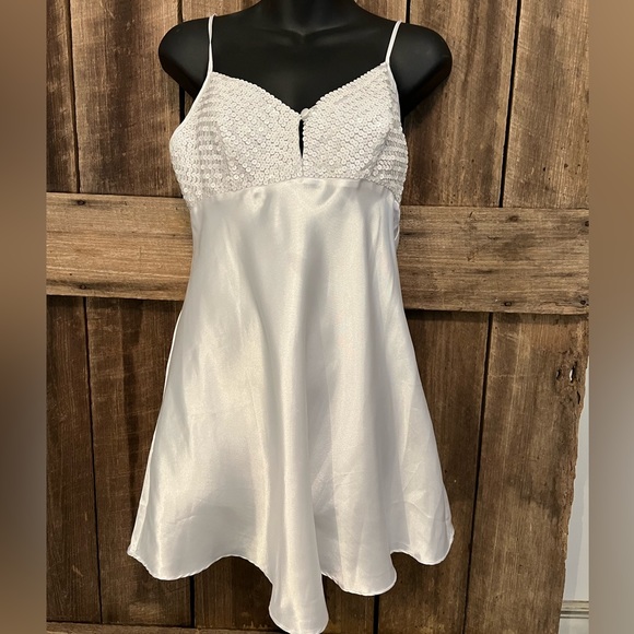Victoria's secret size small vintage gold label white bridal nighty